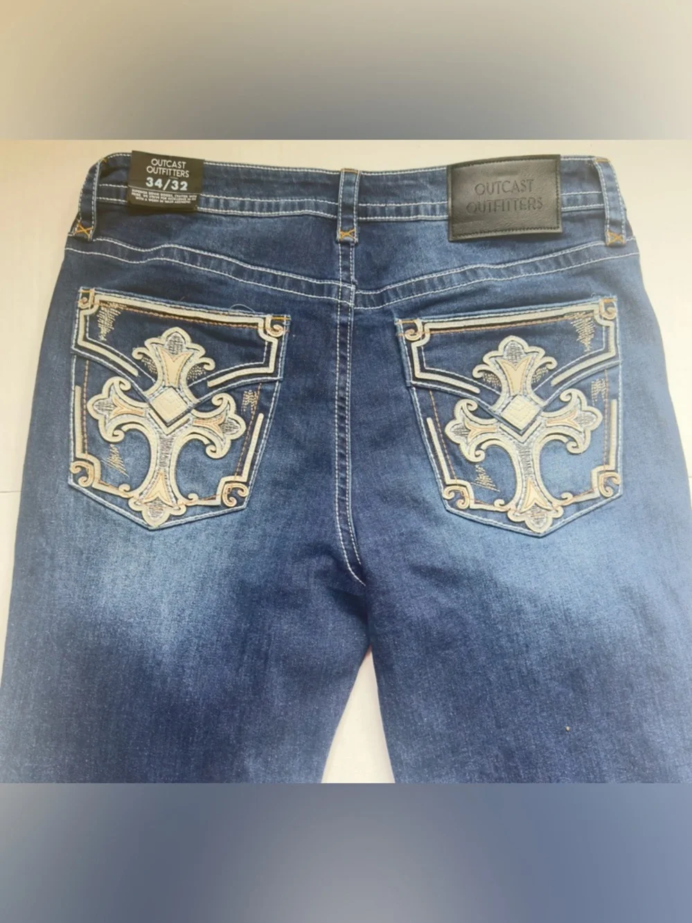 Outcast Outfitters women's Blue Jeans Embroidered Fleur De Lis Cross Pockets